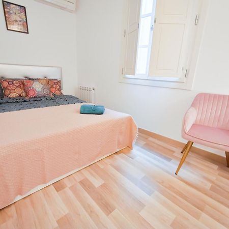 Private Rooms By La Rambla Barcelona Exterior photo