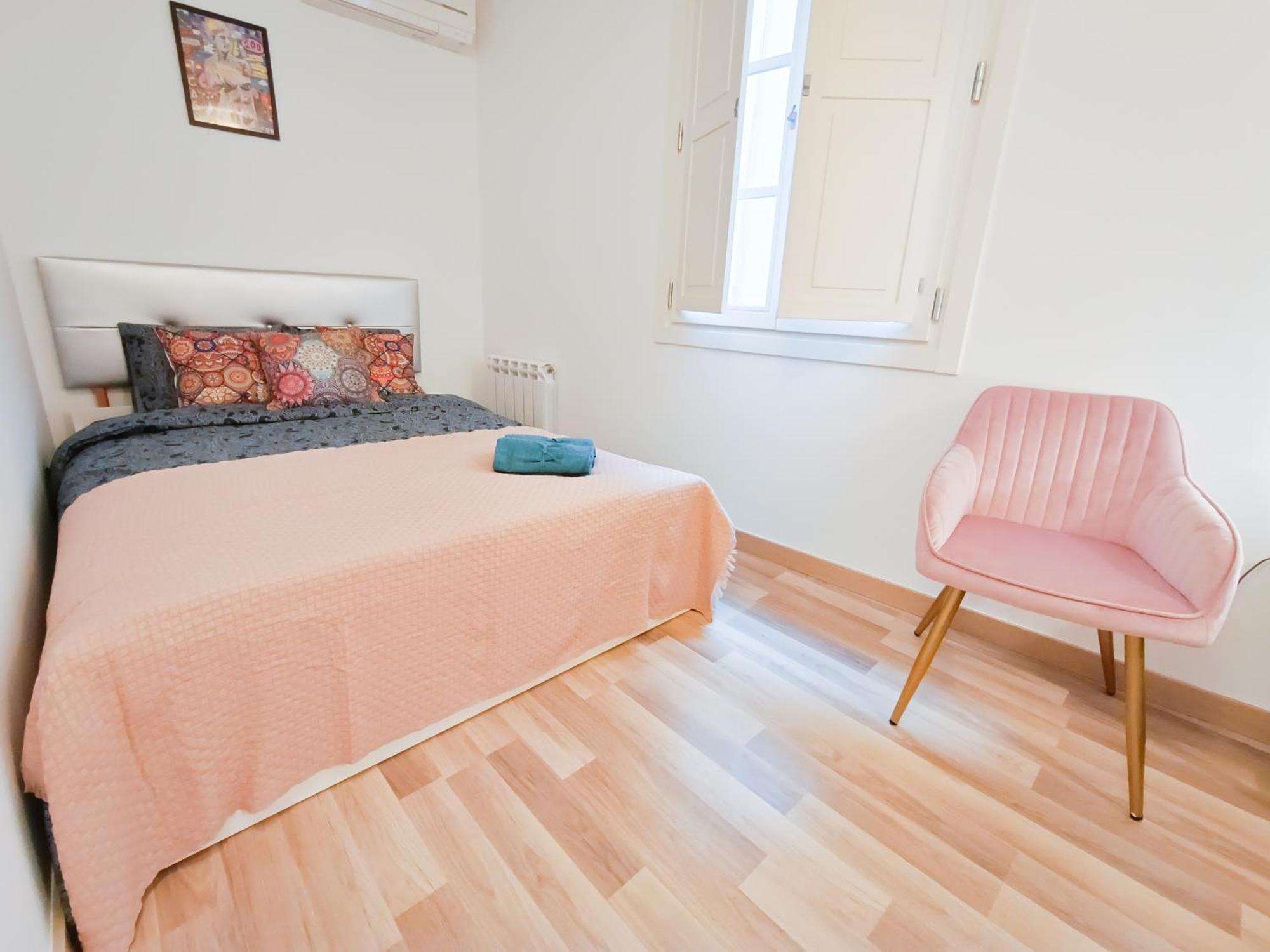 Private Rooms By La Rambla Barcelona Exterior photo
