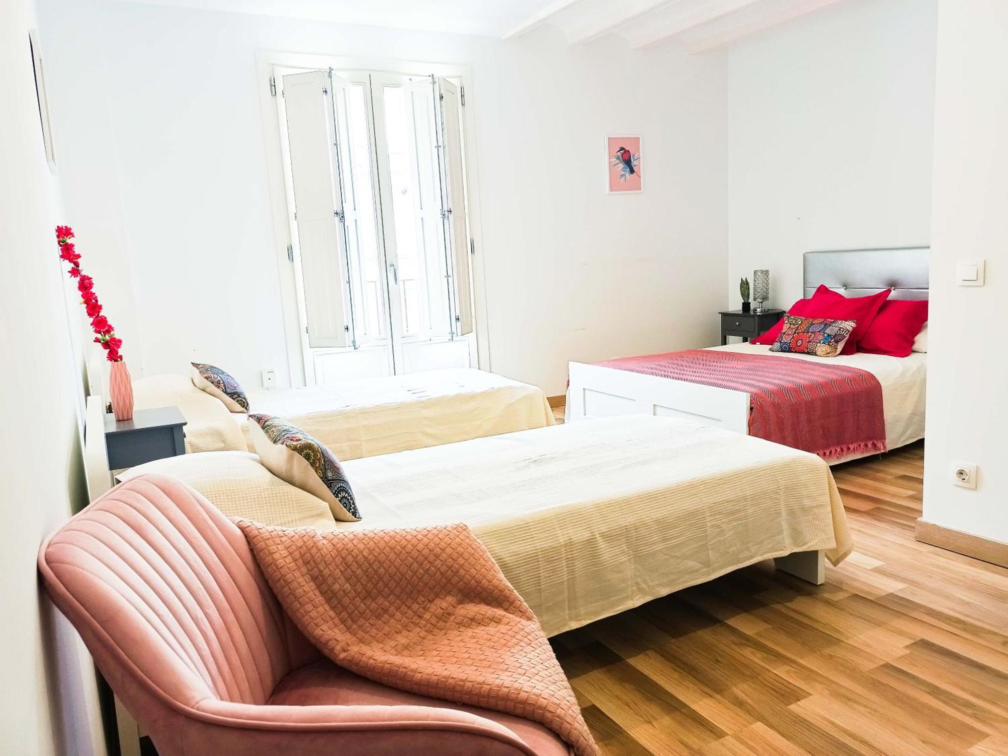 Private Rooms By La Rambla Barcelona Exterior photo