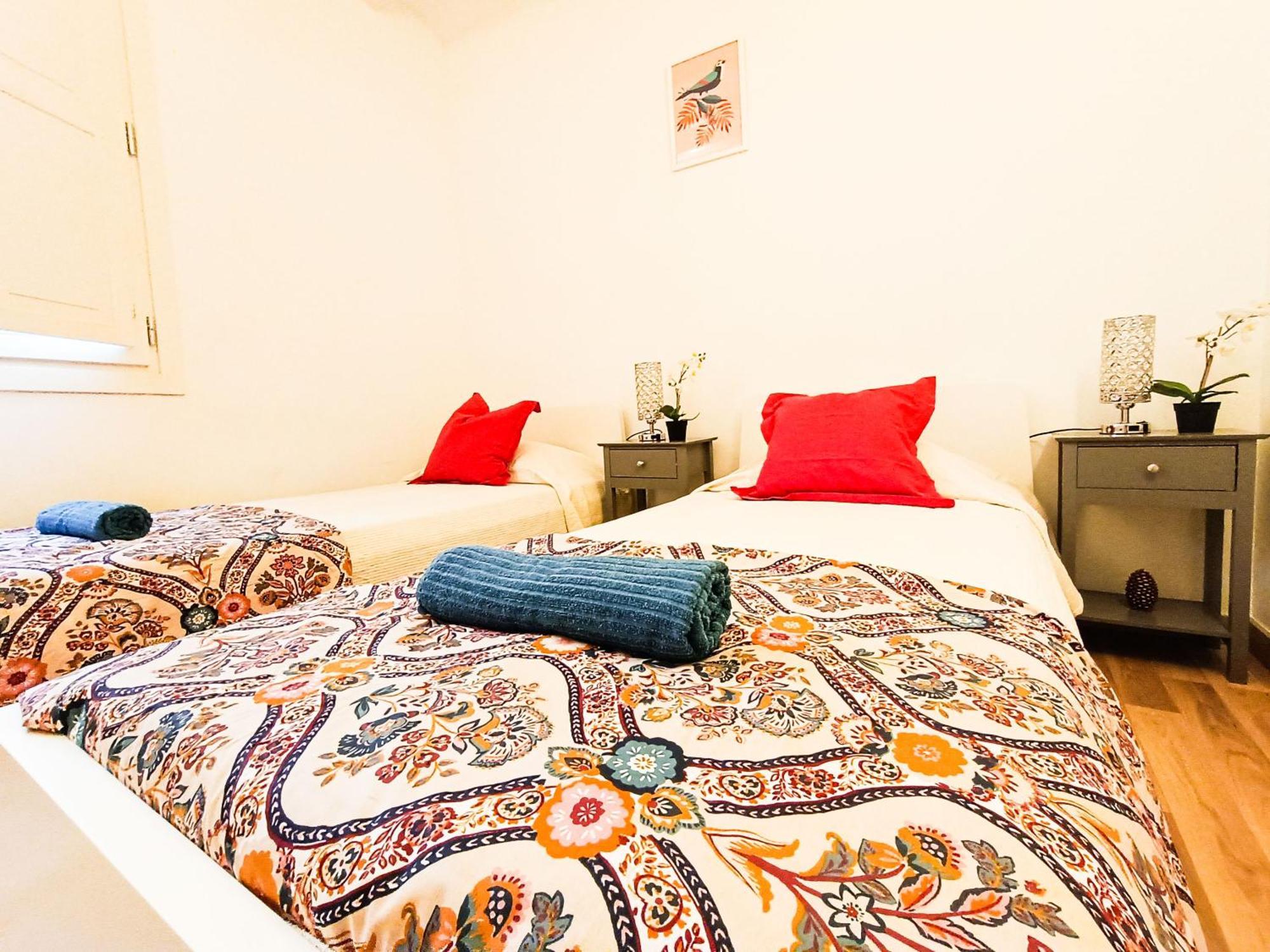Private Rooms By La Rambla Barcelona Exterior photo